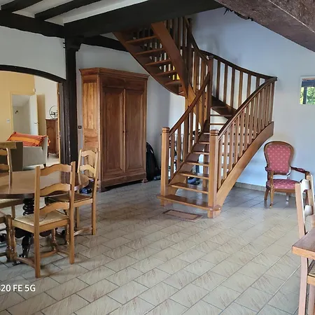 De 13 Personnes Proche Du Mans