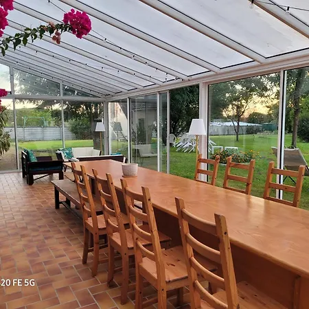 De 13 Personnes Proche Du Mans