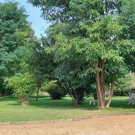 De 13 Personnes Proche Du Mans * Le Breil-sur-Merize