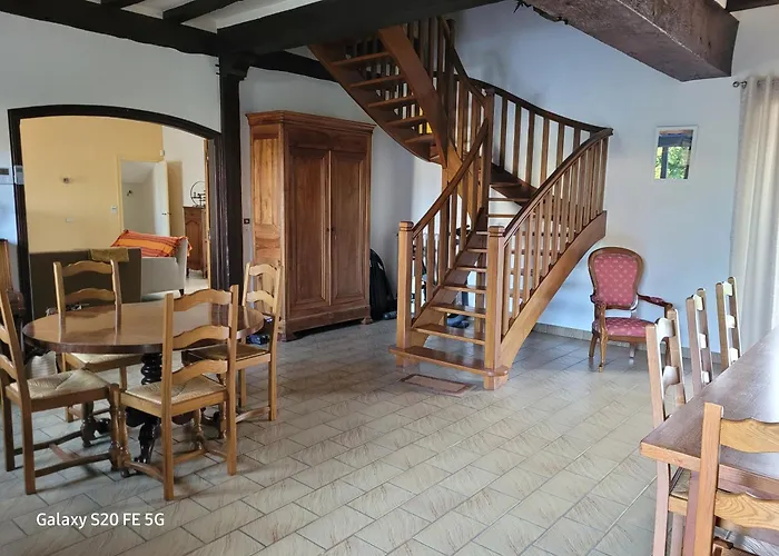 De 13 Personnes Proche Du Mans