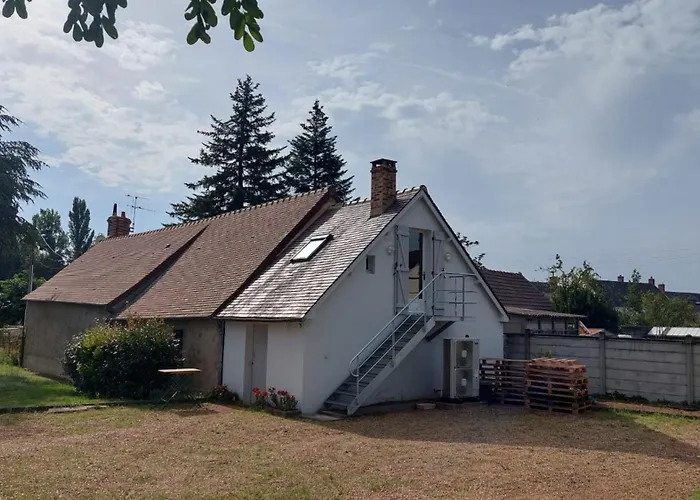 De 13 Personnes Proche Du Mans *